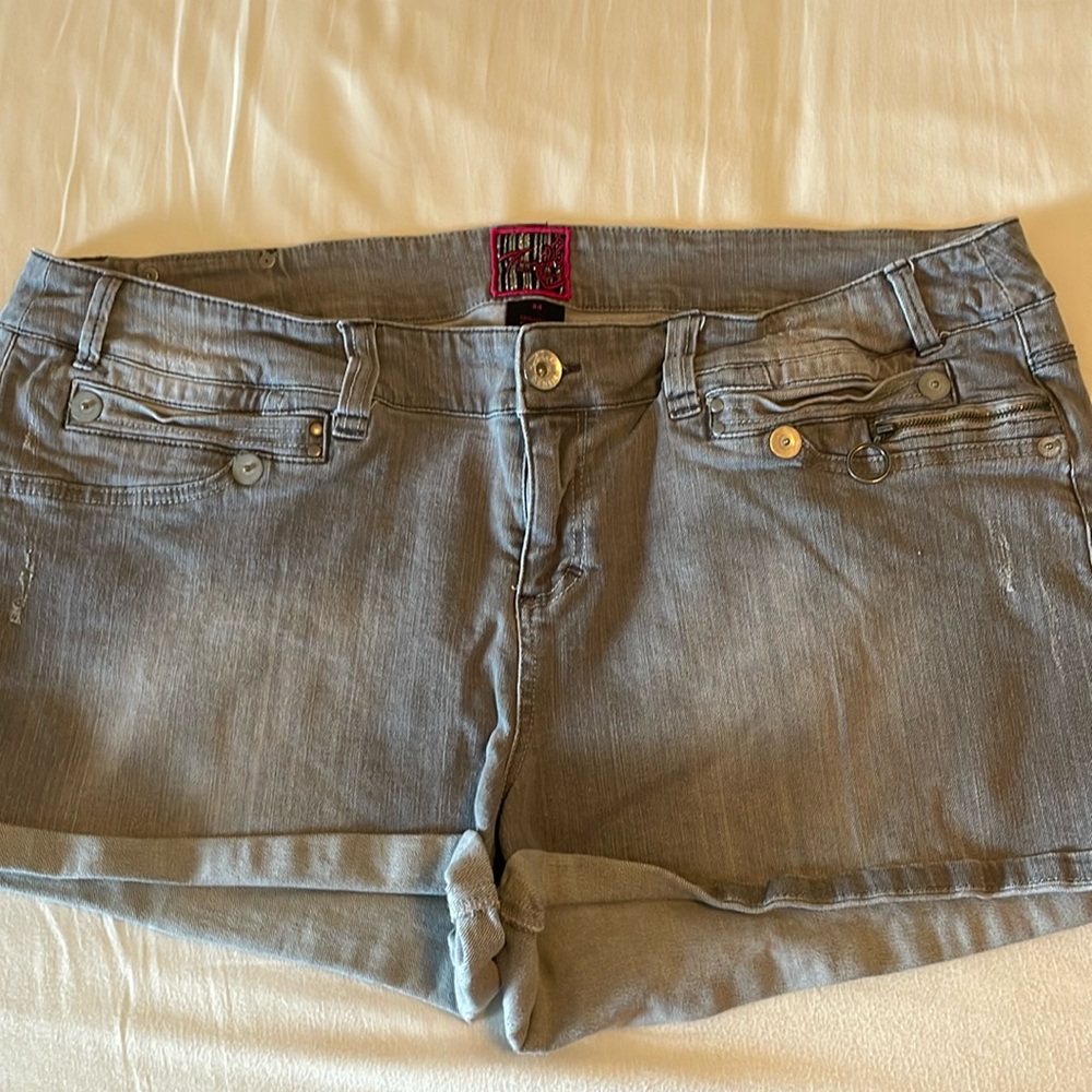Torrid gray denim shorts size 24